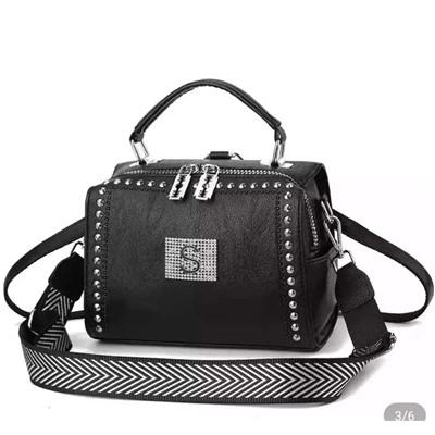 Женская сумка-рюкзак Экокожа S с клепками черная