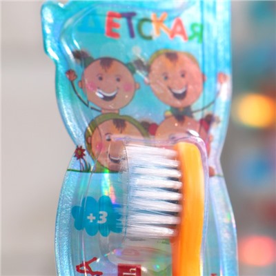 Зубная щетка детская  Vilsen brush "Чистюлька" с присоской, мягкая