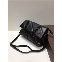 Женская сумка-клатч Экокожа стеганная черная цепь черная