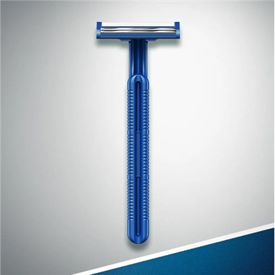 Станок для бритья одноразовый Джиллетт(ʤɪˈlet) Blue-II Plus (1 шт.) с увлажняющей полосой и ручкой из эластомера. (Оригинал)